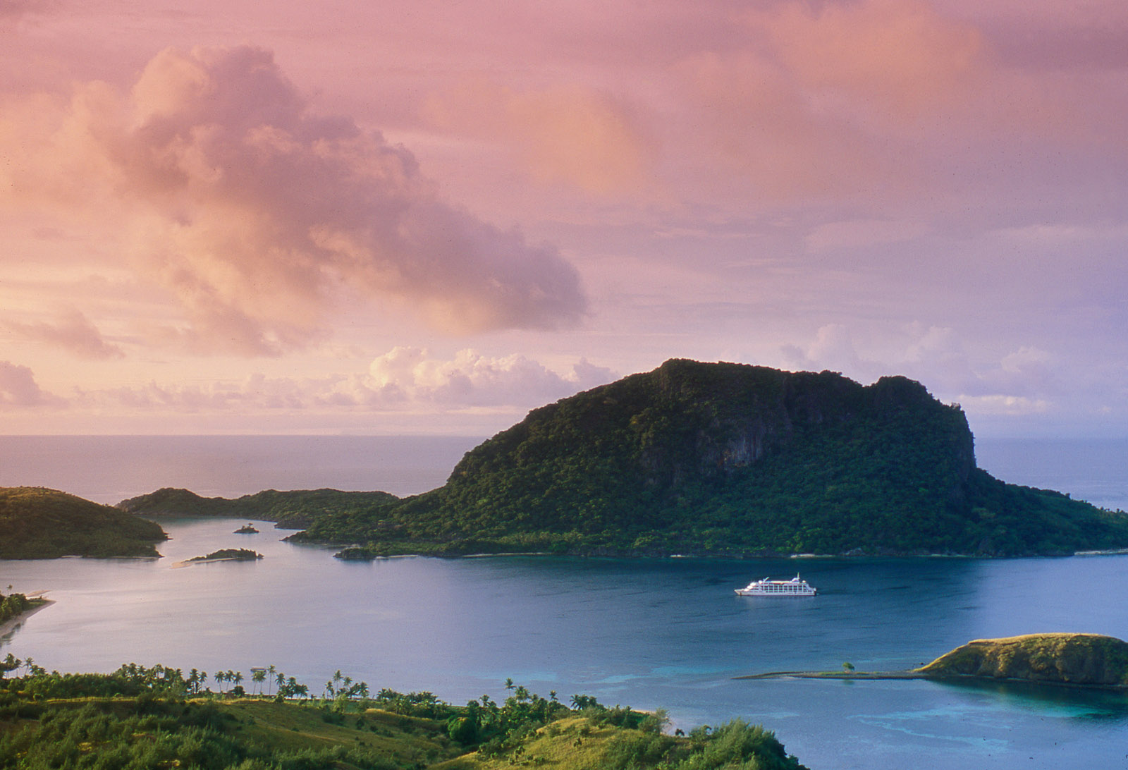 Captain Cook Cruises Fiji